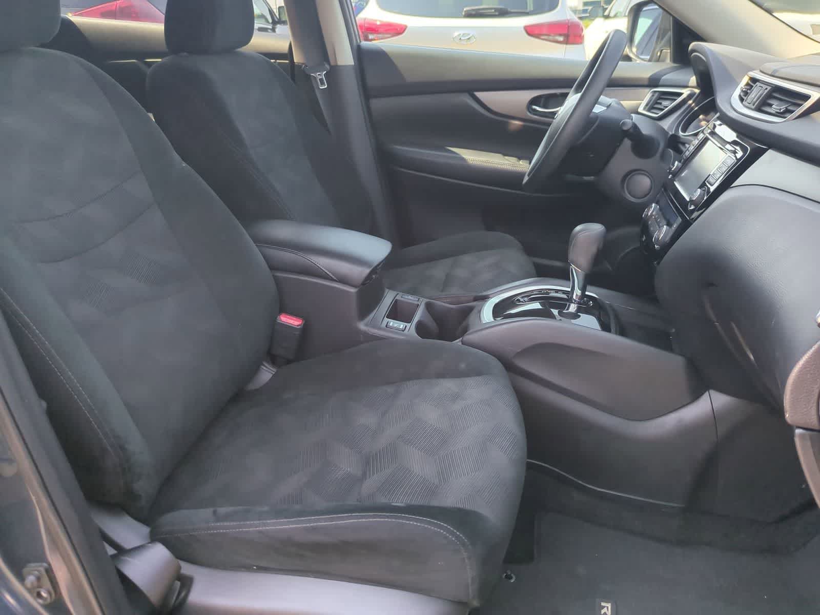 Thumbnail: 2016 Nissan Rogue - 22