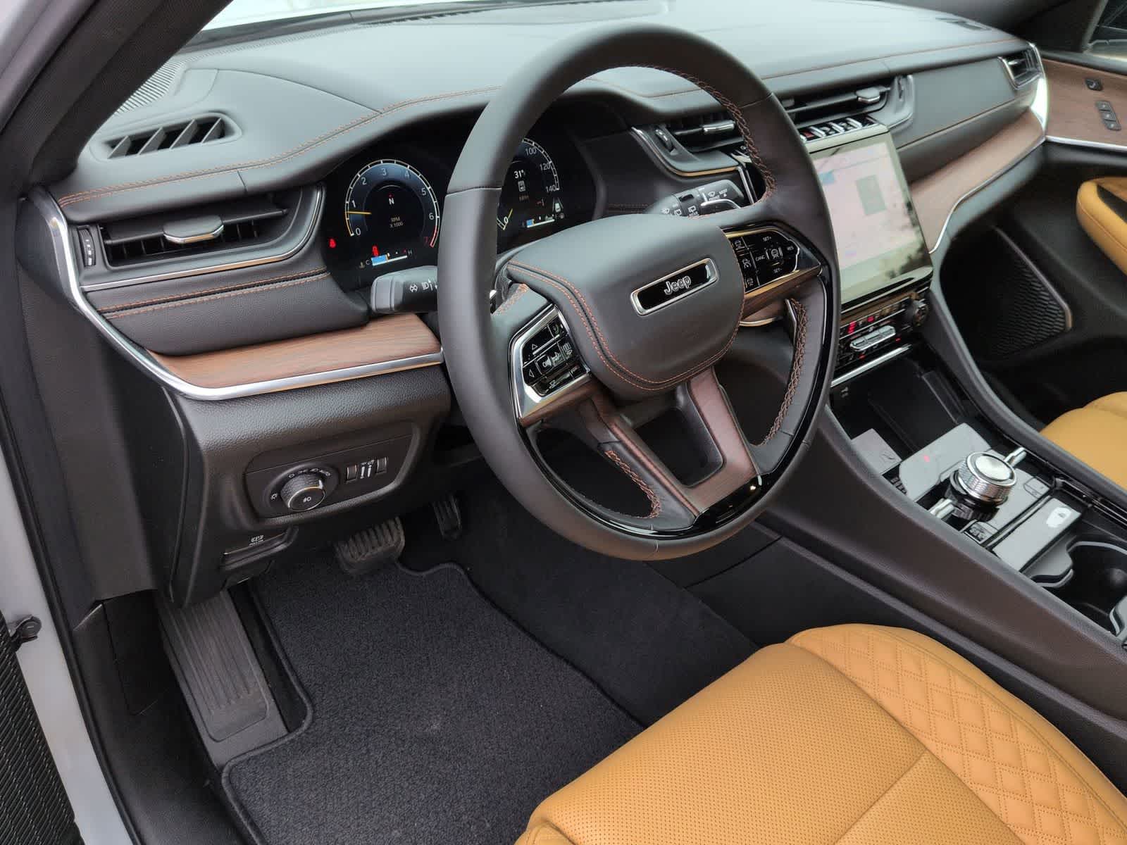 Thumbnail: 2025 Jeep Grand Cherokee - 10