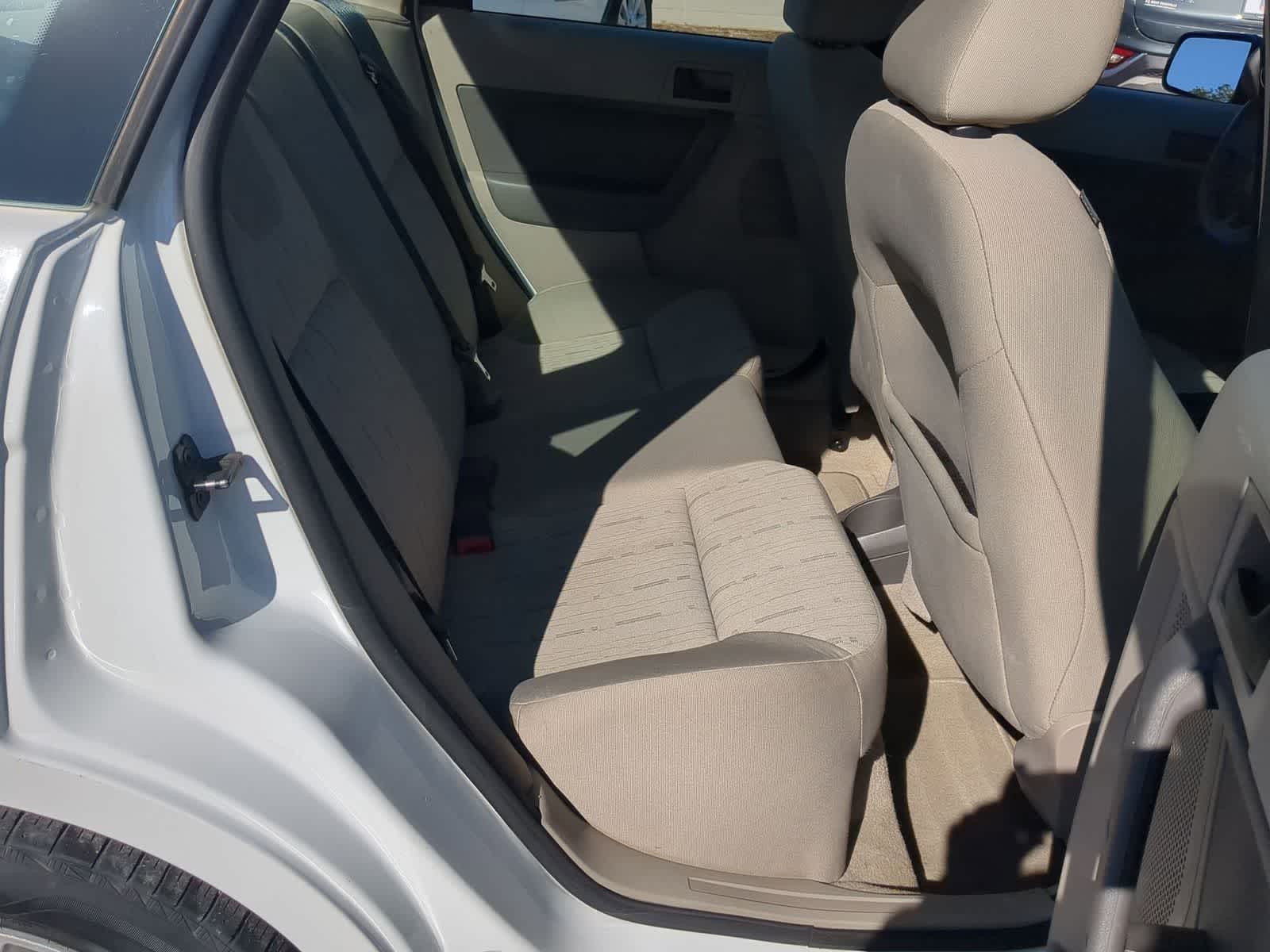 Thumbnail: 2008 Ford Focus - 21