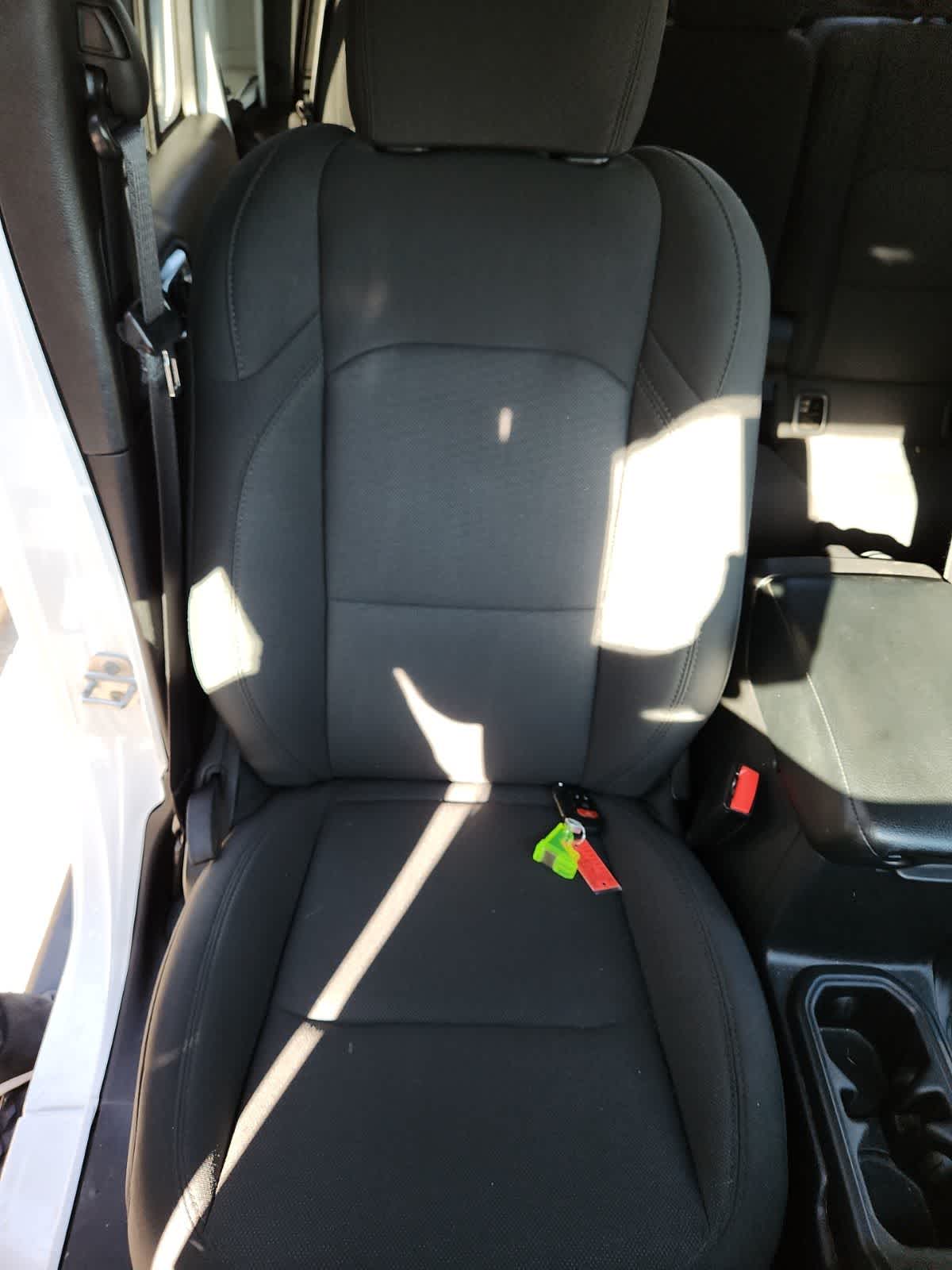 Thumbnail: 2023 Jeep Gladiator - 18