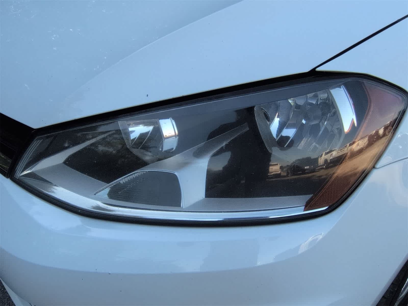 Thumbnail: 2016 Volkswagen e-Golf - 11