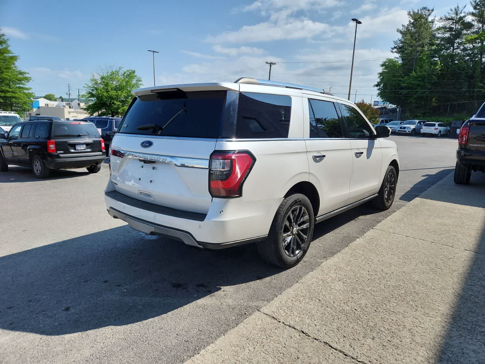 Thumbnail: 2019 Ford Expedition - 5