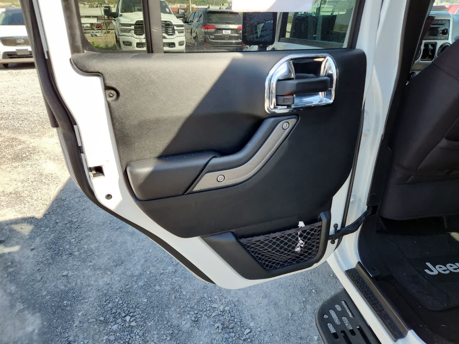 Thumbnail: 2018 Jeep Wrangler - 29