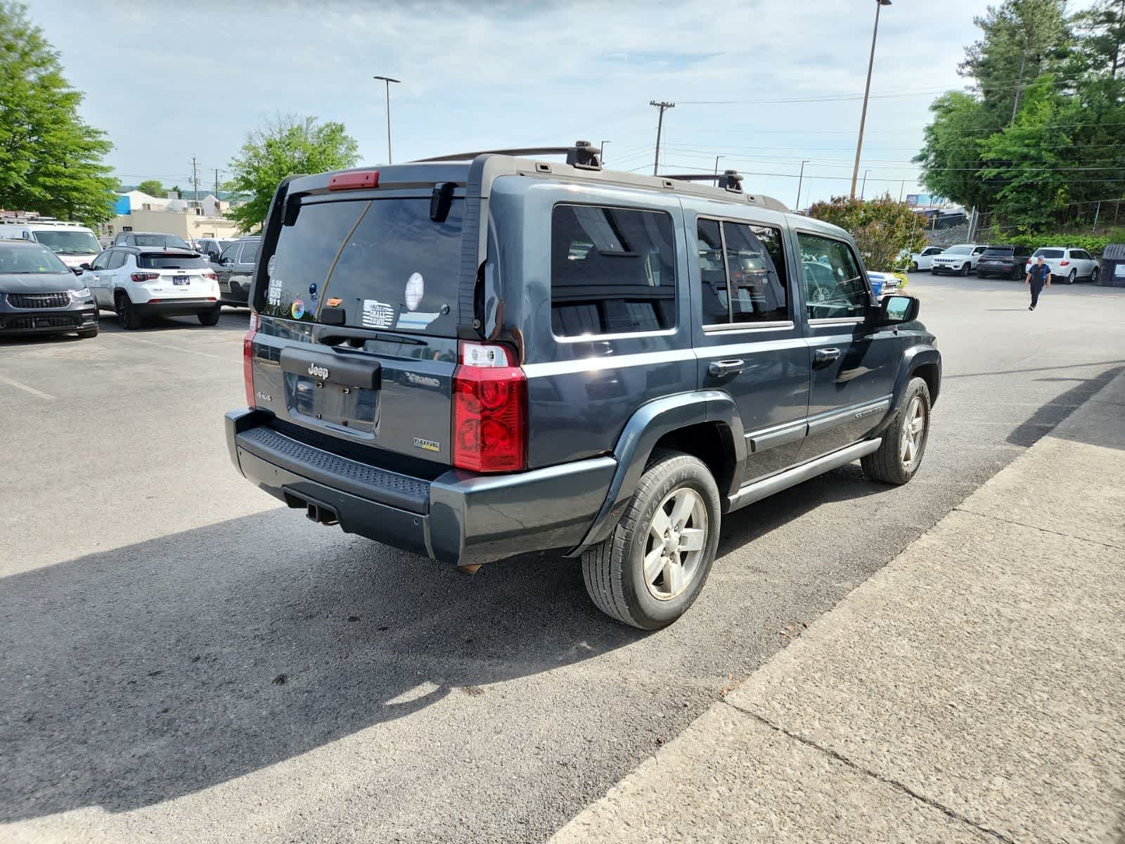 Thumbnail: 2007 Jeep Commander - 5