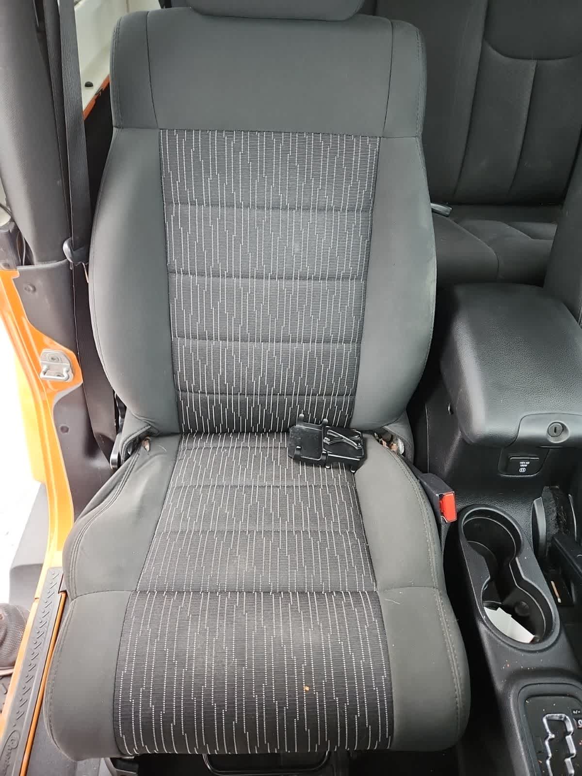 Thumbnail: 2012 Jeep Wrangler - 18