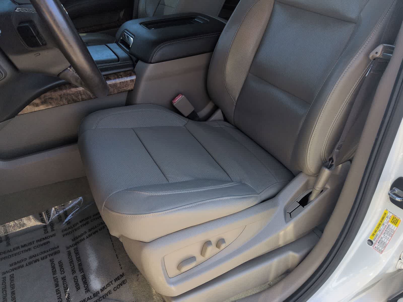 Thumbnail: 2017 Chevrolet Tahoe - 16