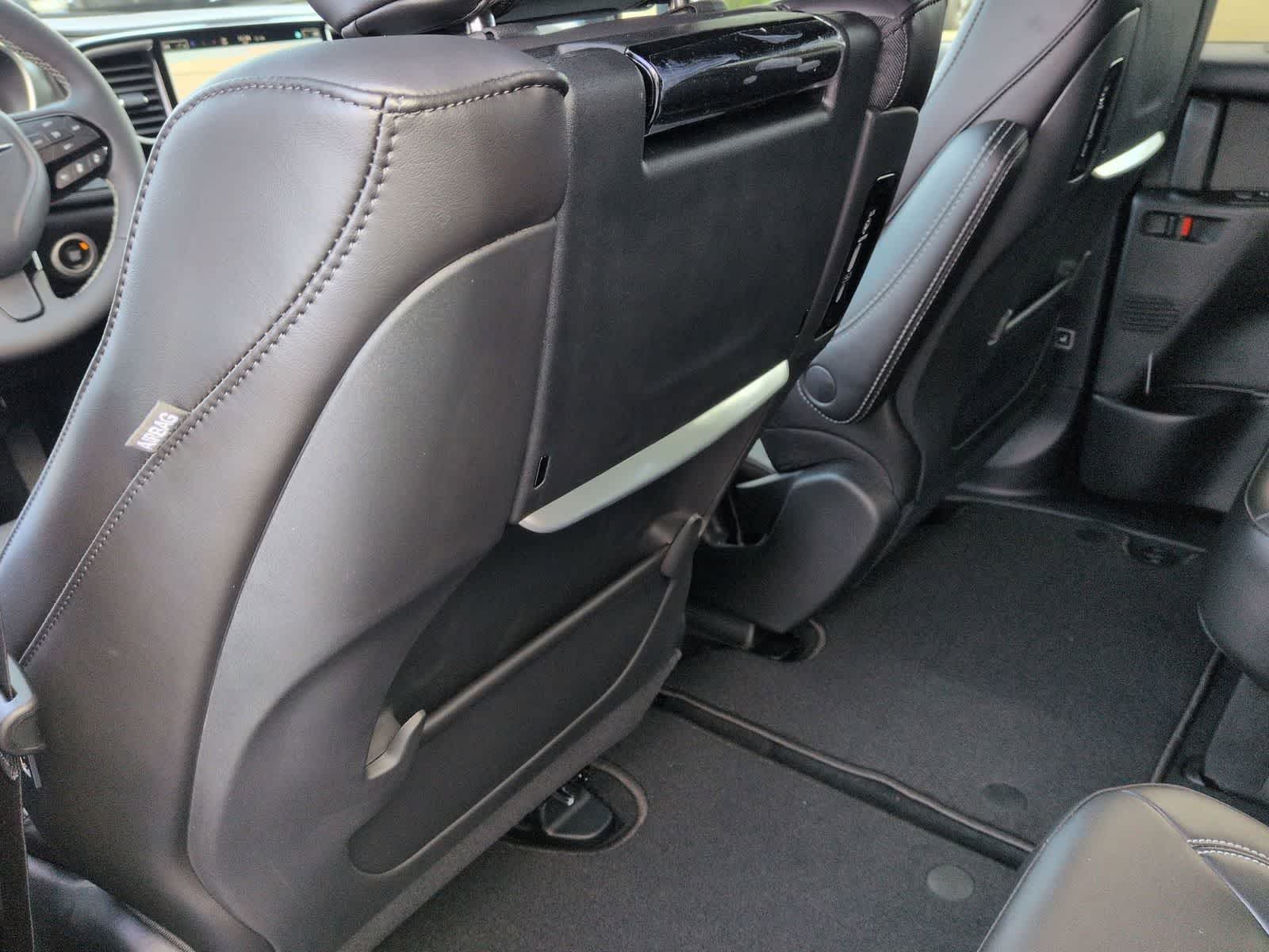 Thumbnail: 2026 Chrysler Pacifica - 8