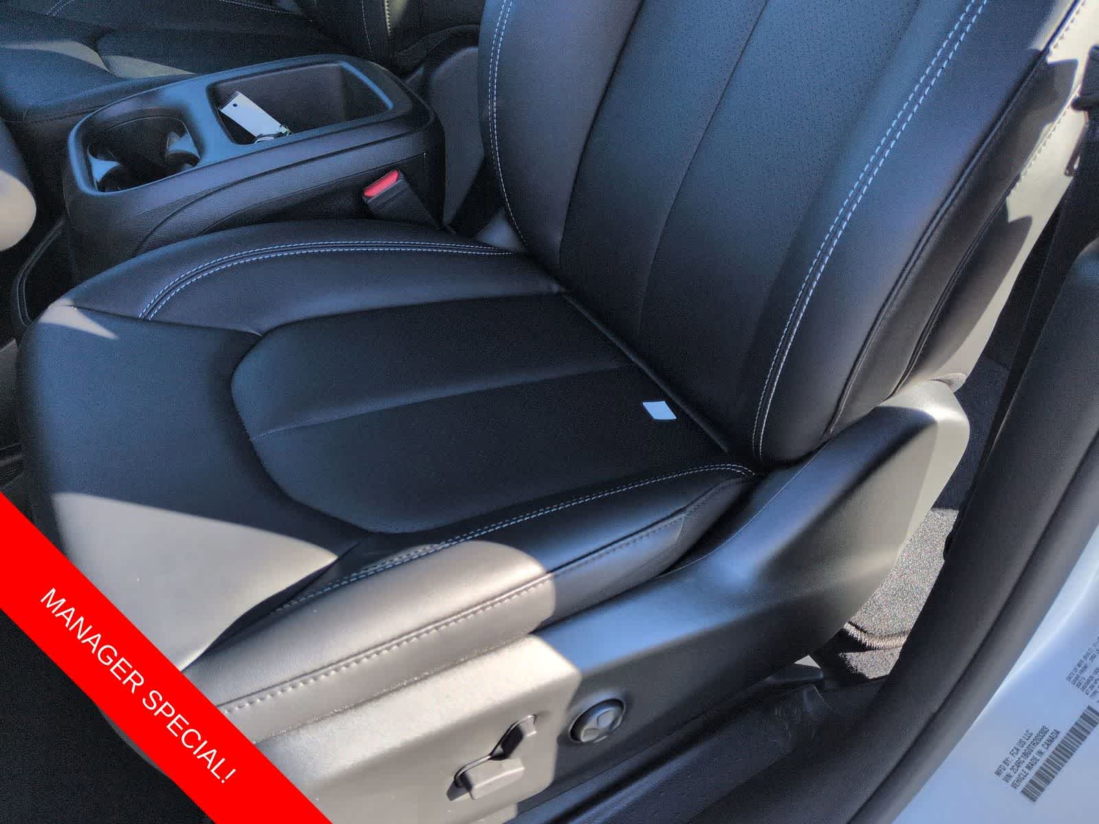 Thumbnail: 2026 Chrysler Pacifica - 8