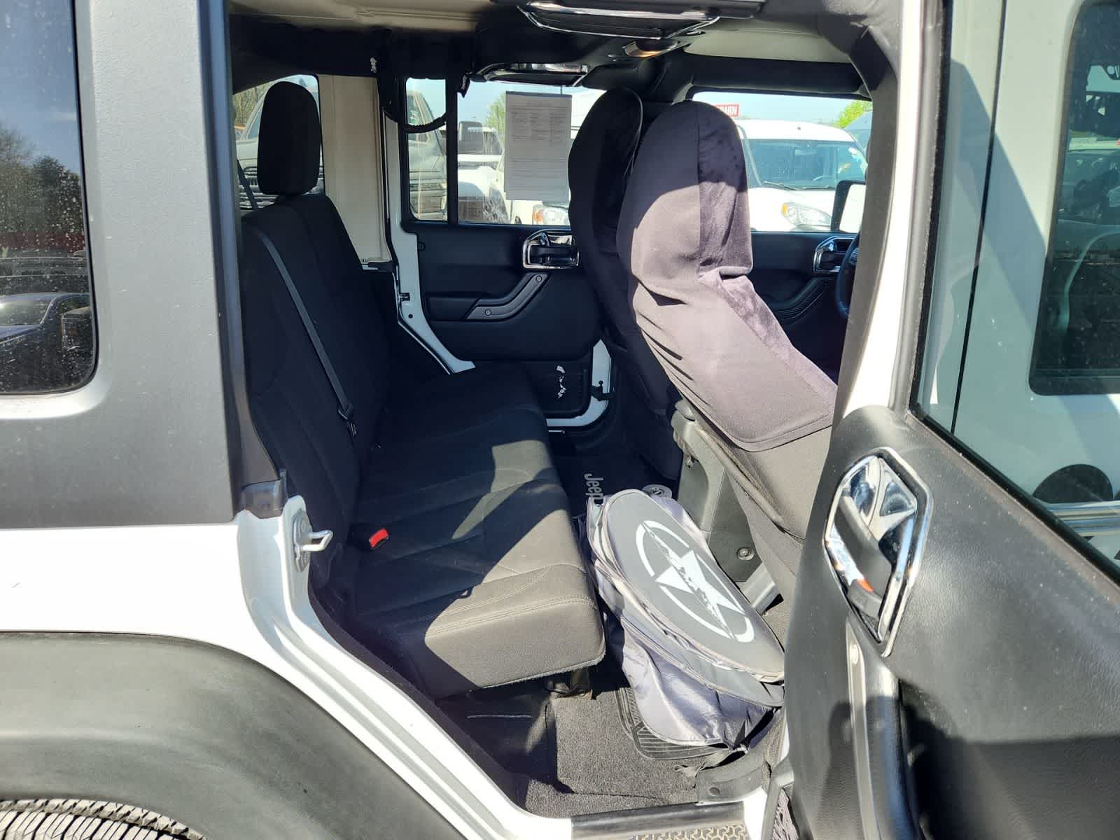 Thumbnail: 2018 Jeep Wrangler - 23