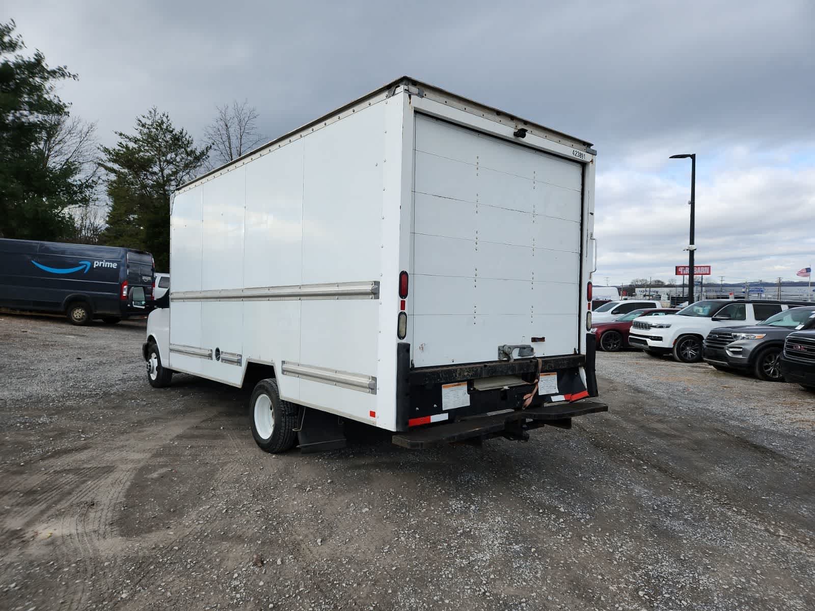 Thumbnail: 2016 GMC Savana - 3