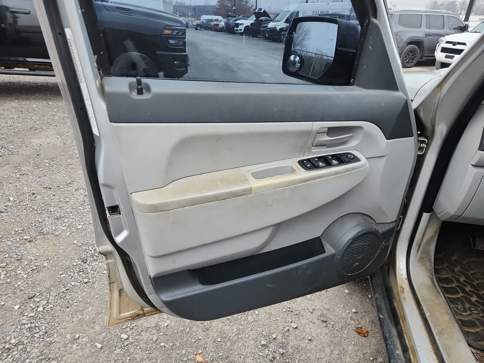 Thumbnail: 2008 Jeep Liberty - 16