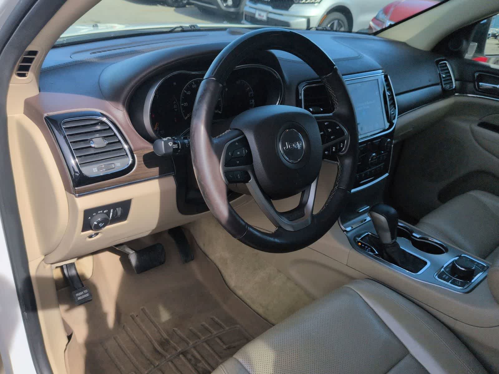 Thumbnail: 2019 Jeep Grand Cherokee - 10