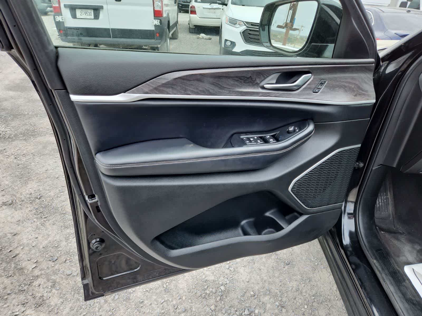 Thumbnail: 2021 Jeep Grand Cherokee L - 16