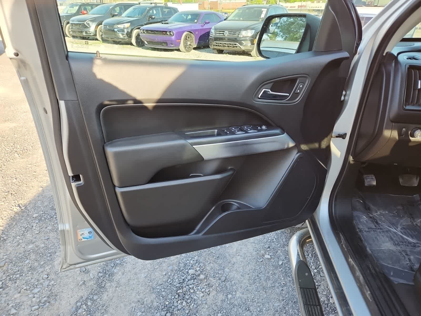 Thumbnail: 2020 Chevrolet Colorado - 17