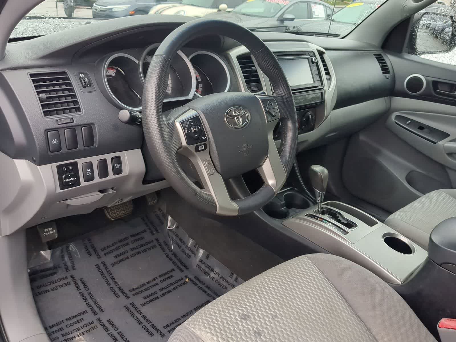 Thumbnail: 2015 Toyota Tacoma - 10