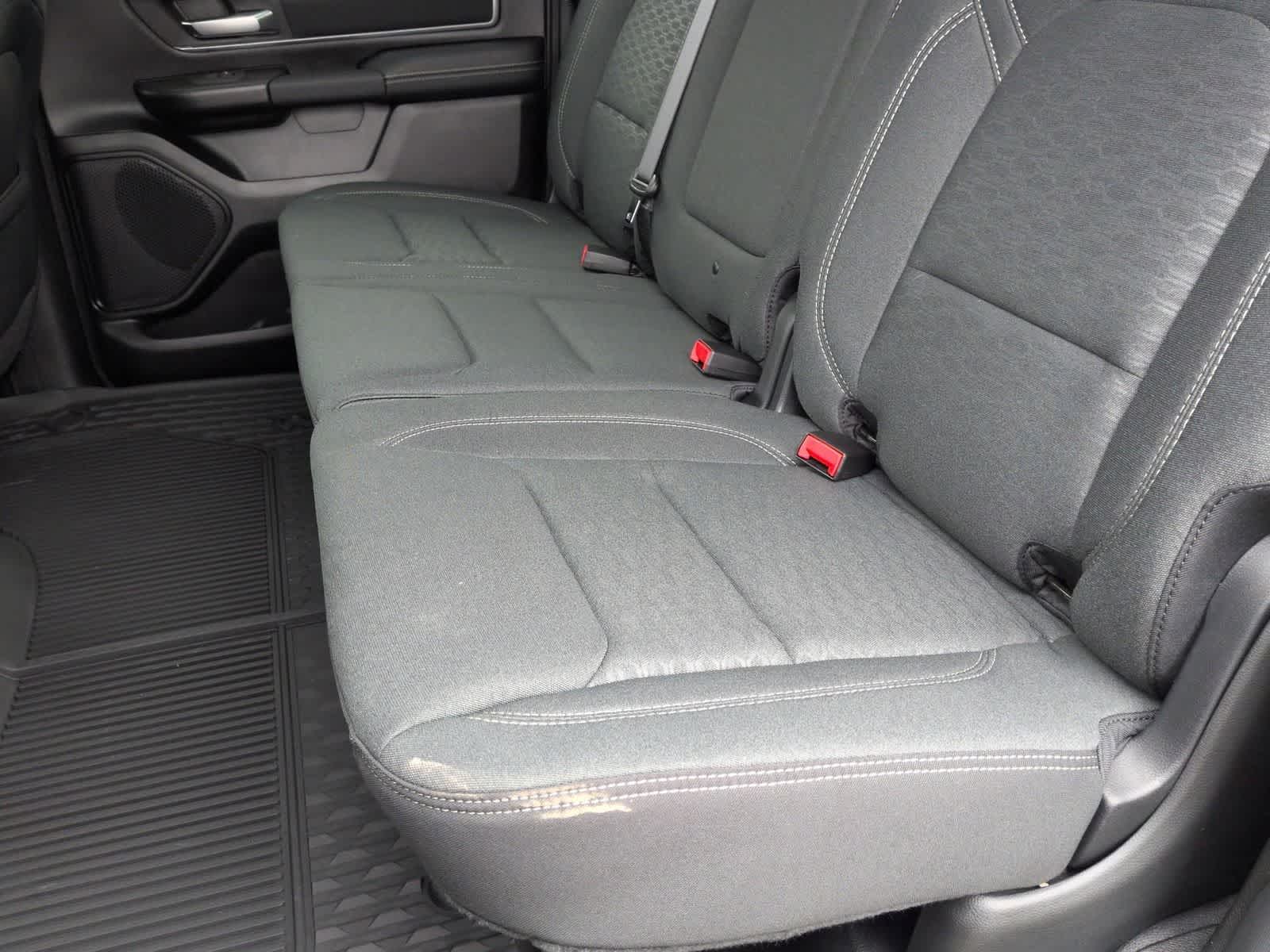 Thumbnail: 2026 RAM 1500 - 19