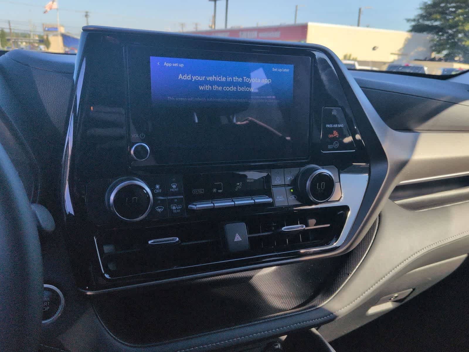 Thumbnail: 2024 Toyota Highlander - 25