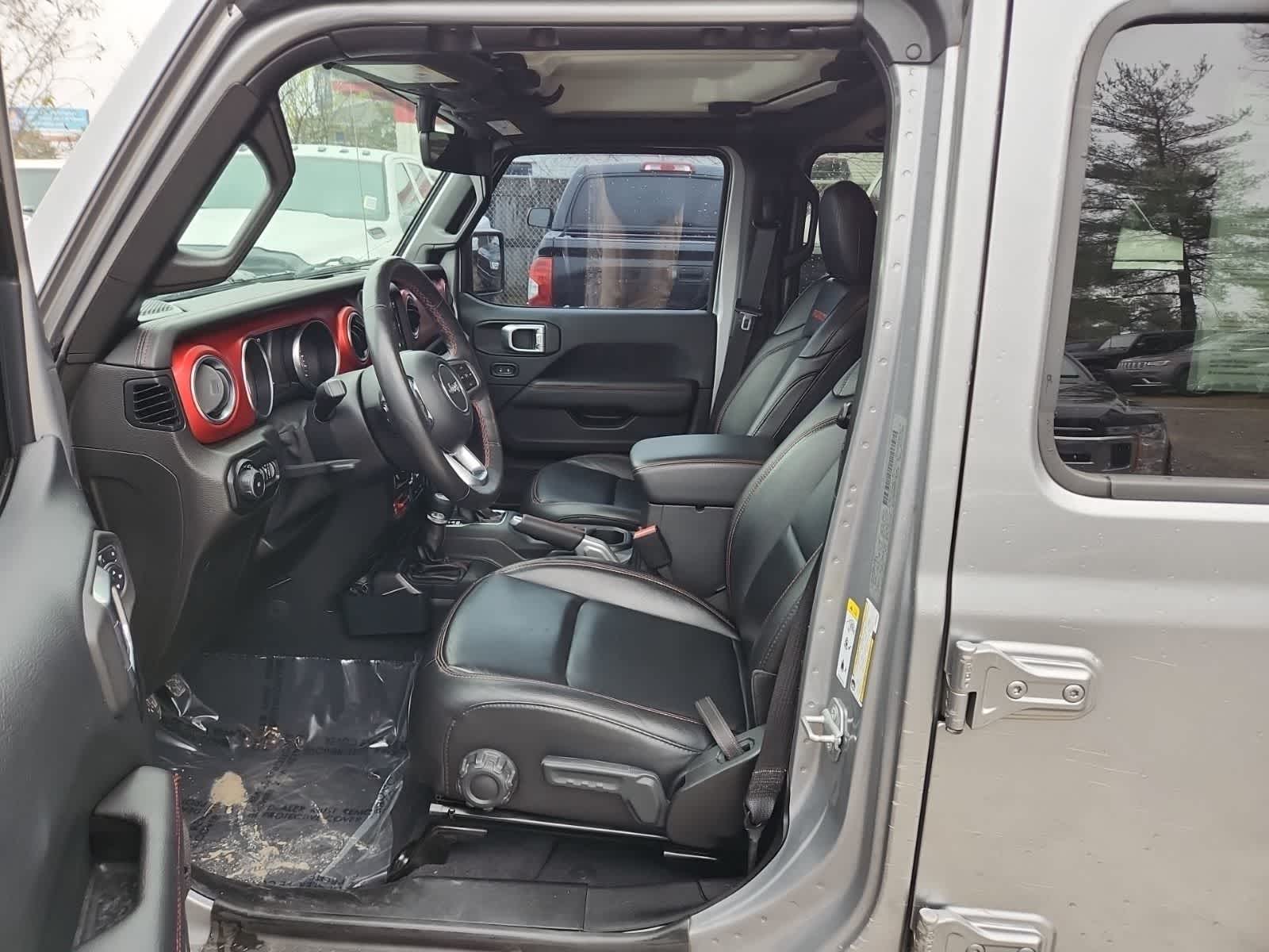 Thumbnail: 2019 Jeep Wrangler - 14