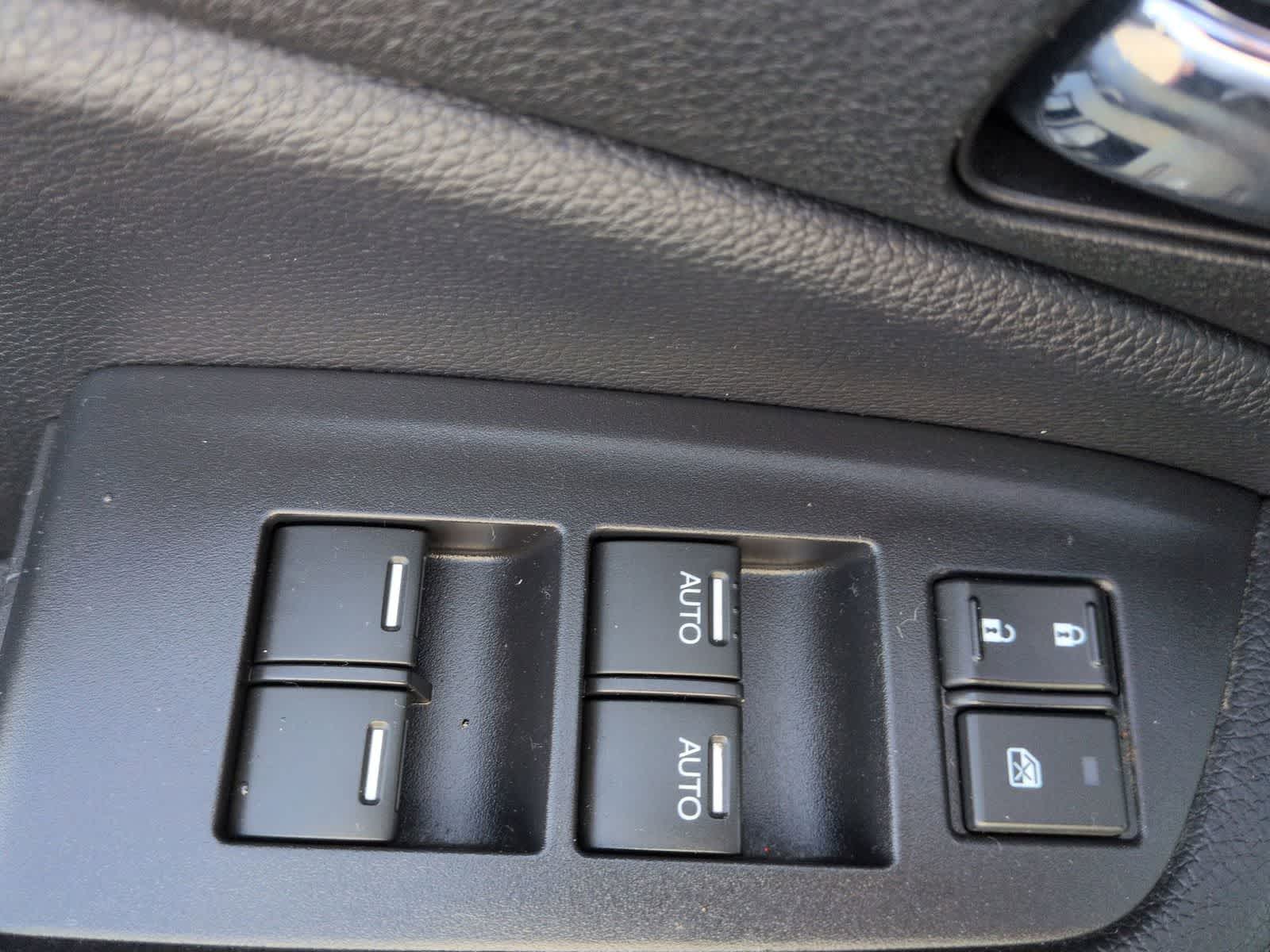 Thumbnail: 2018 Honda Pilot - 17