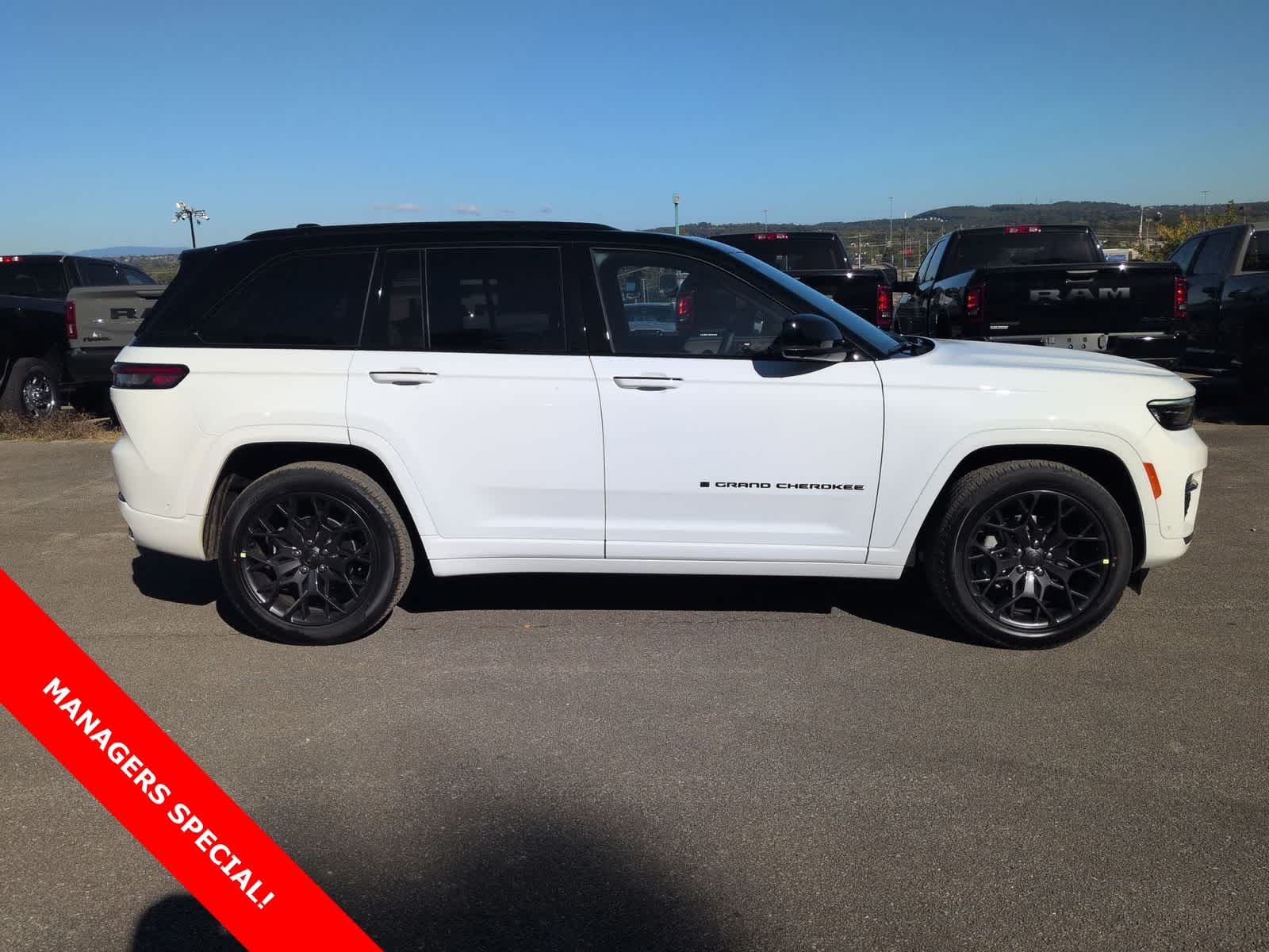 Thumbnail: 2025 Jeep Grand Cherokee - 9