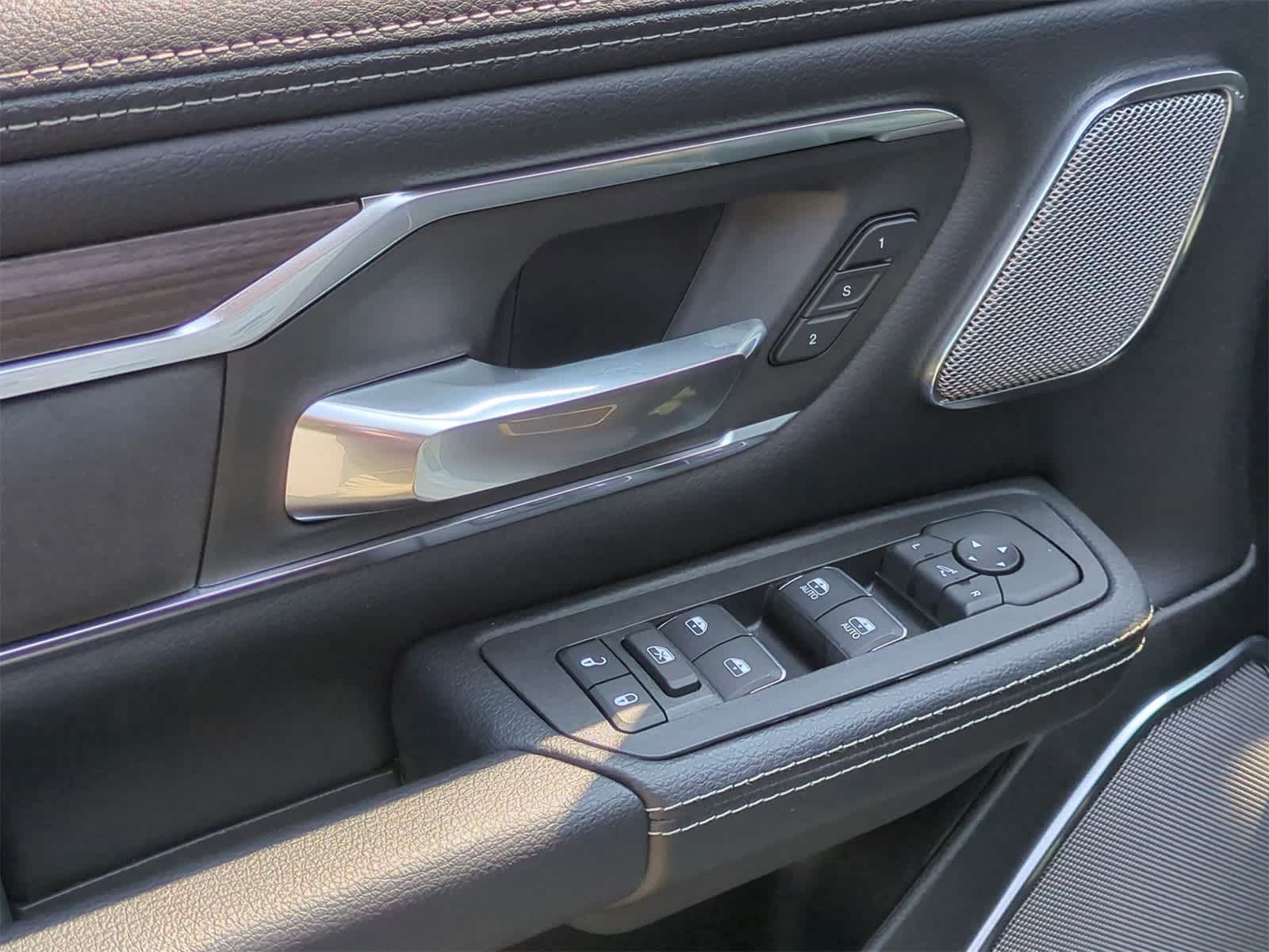 Thumbnail: 2025 RAM 1500 - 17