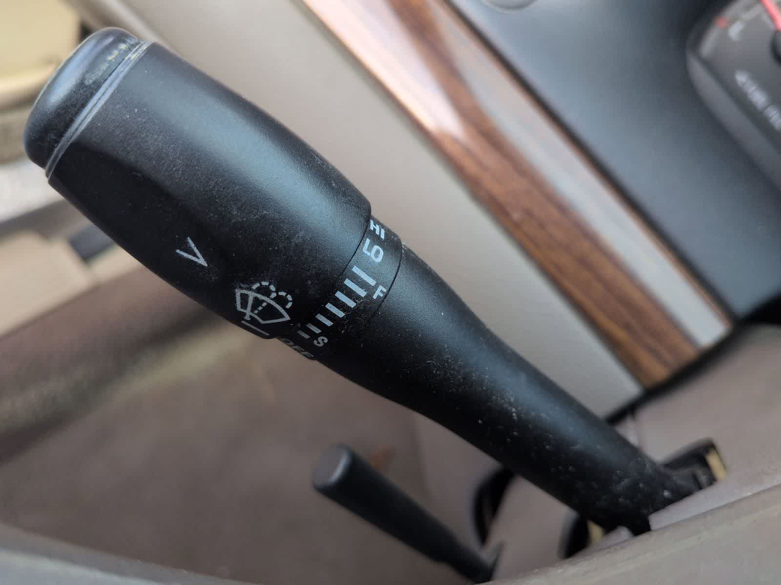 Thumbnail: 2001 Ford Crown Victoria - 23