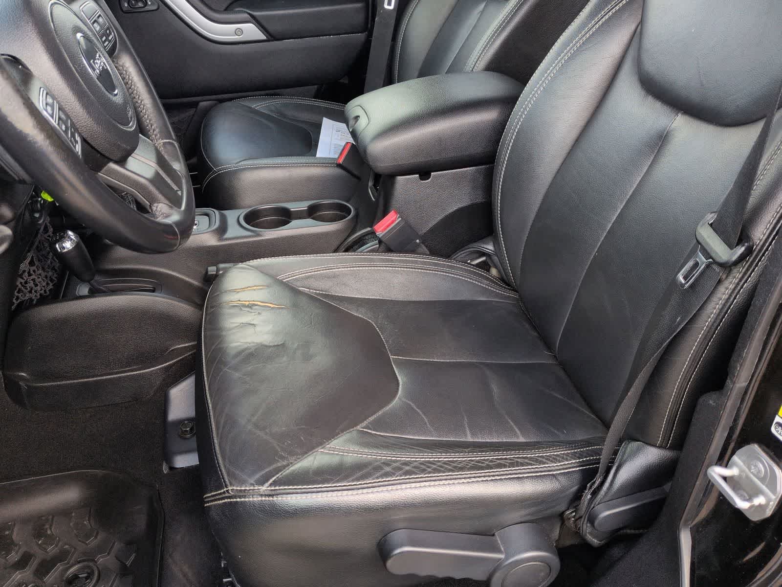 Thumbnail: 2016 Jeep Wrangler - 11