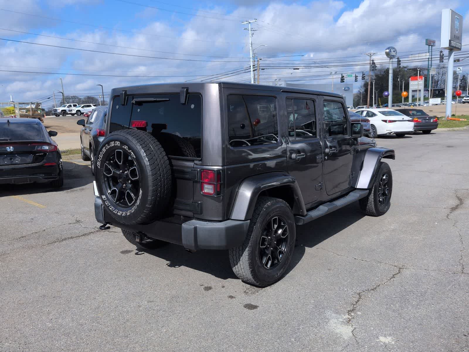 Thumbnail: 2017 Jeep Wrangler - 8