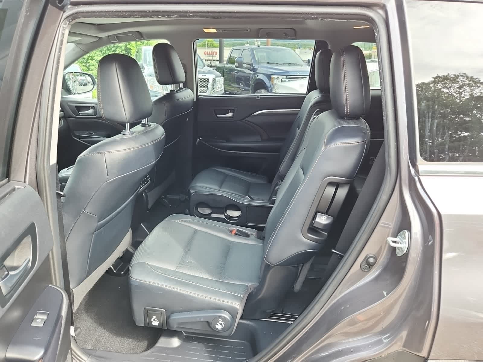 Thumbnail: 2019 Toyota Highlander - 26