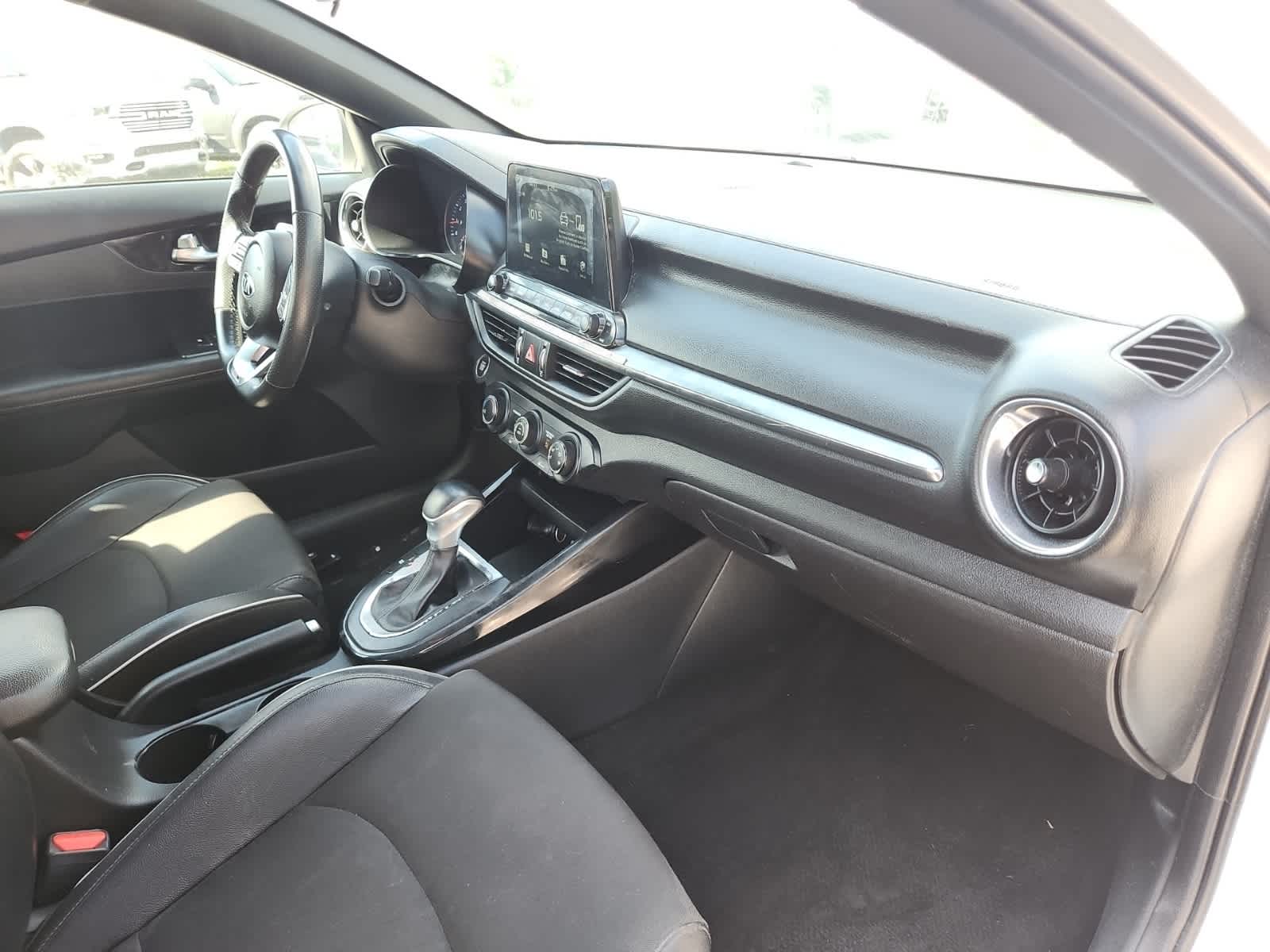 Thumbnail: 2021 Kia Forte - 17