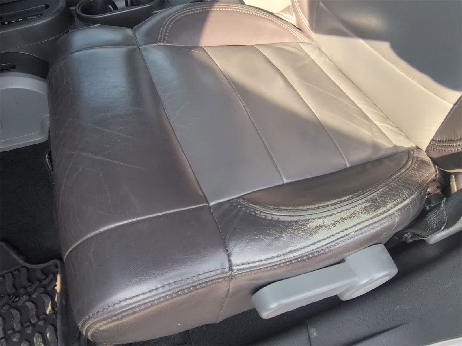 Thumbnail: 2010 Jeep Wrangler - 15