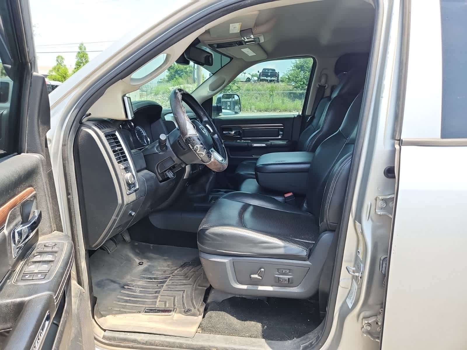 2014 RAM 3500 Laramie 15