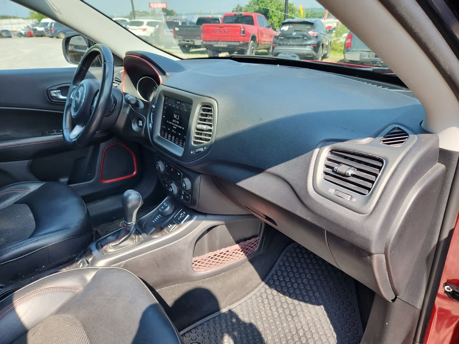 Thumbnail: 2020 Jeep Compass - 17