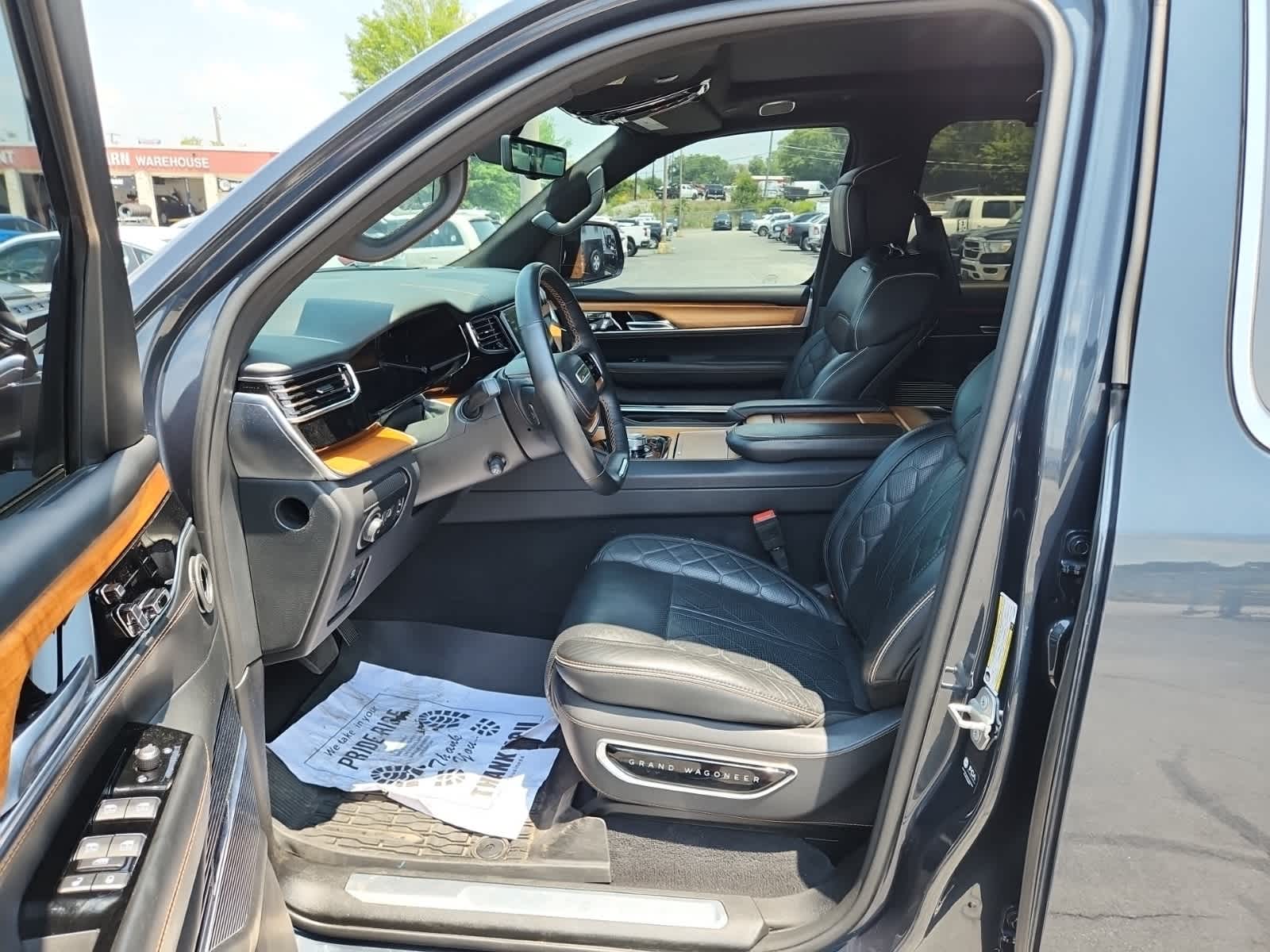 2023 Jeep Grand Wagoneer L Series III 15