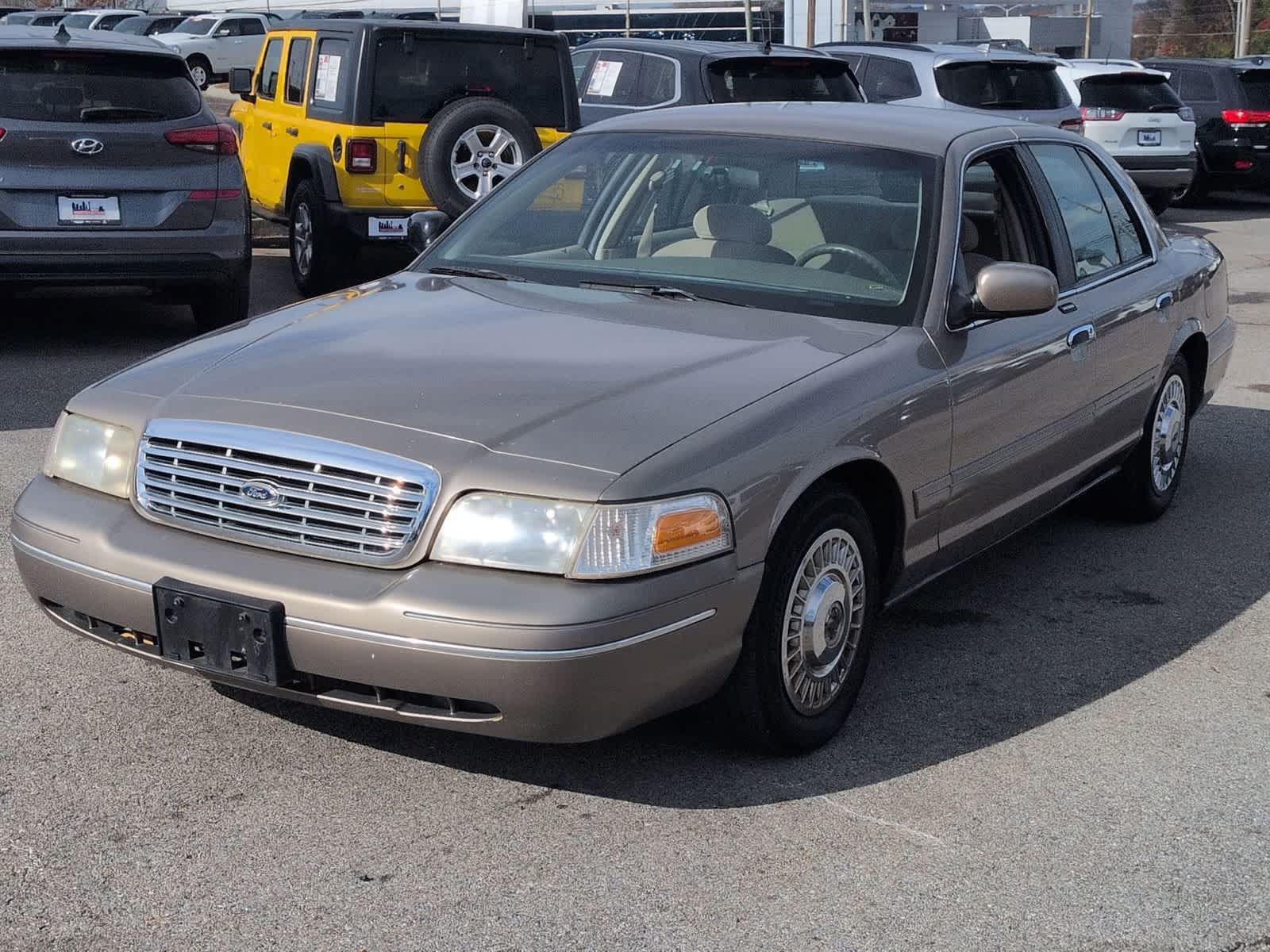 Thumbnail: 2001 Ford Crown Victoria - 4
