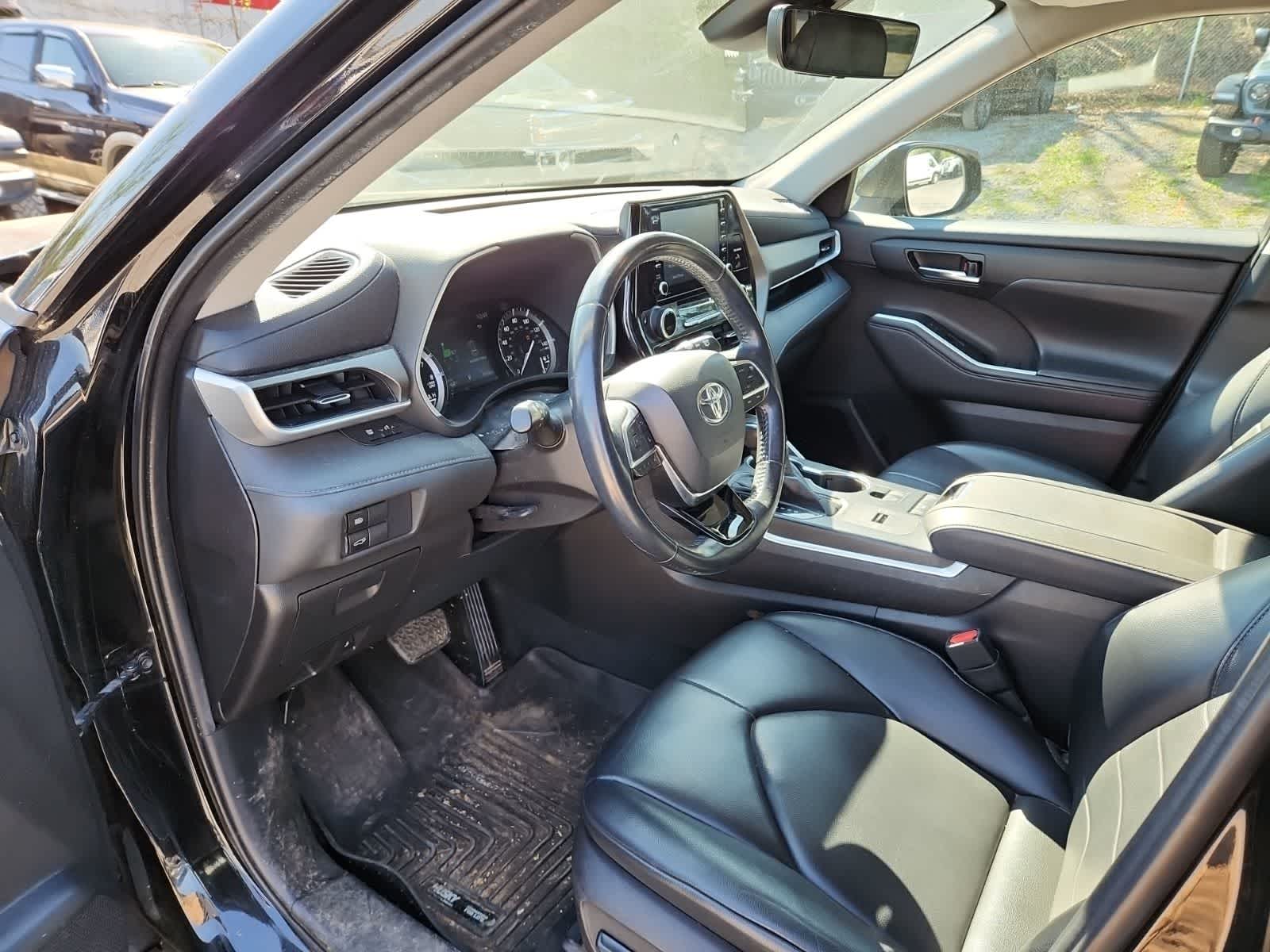 Thumbnail: 2021 Toyota Highlander - 13