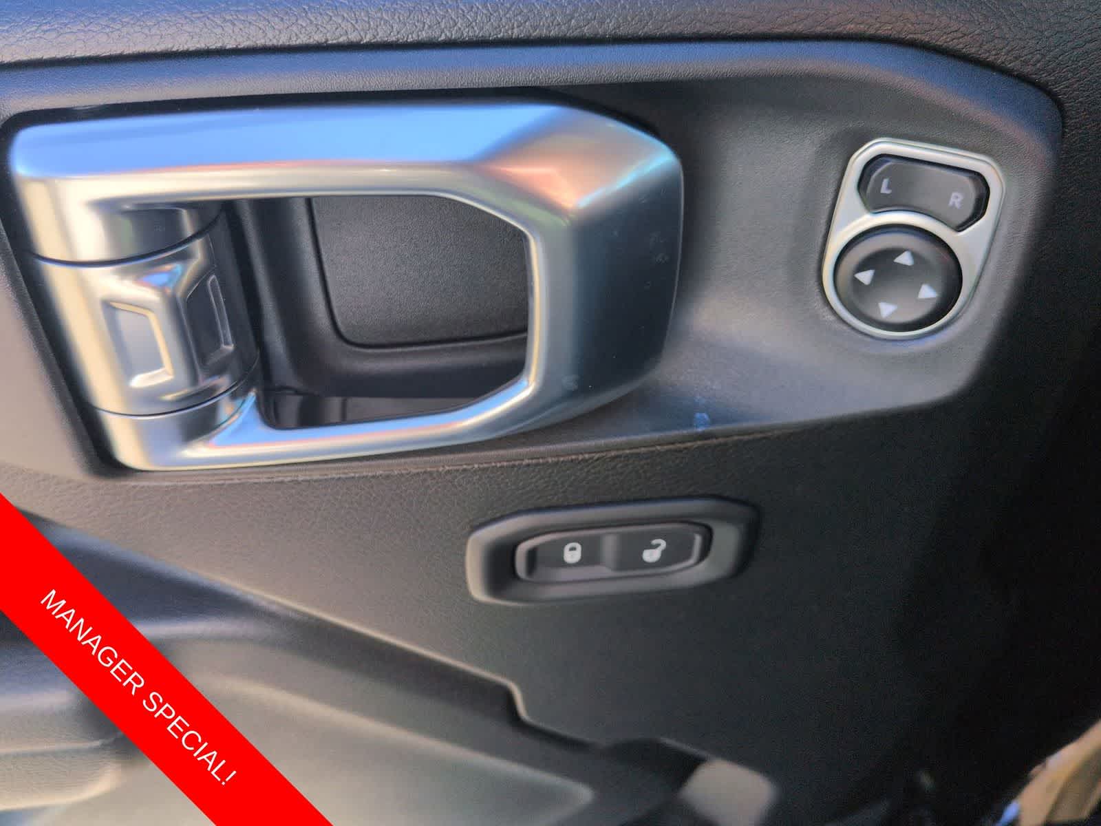 Thumbnail: 2026 Jeep Gladiator - 16