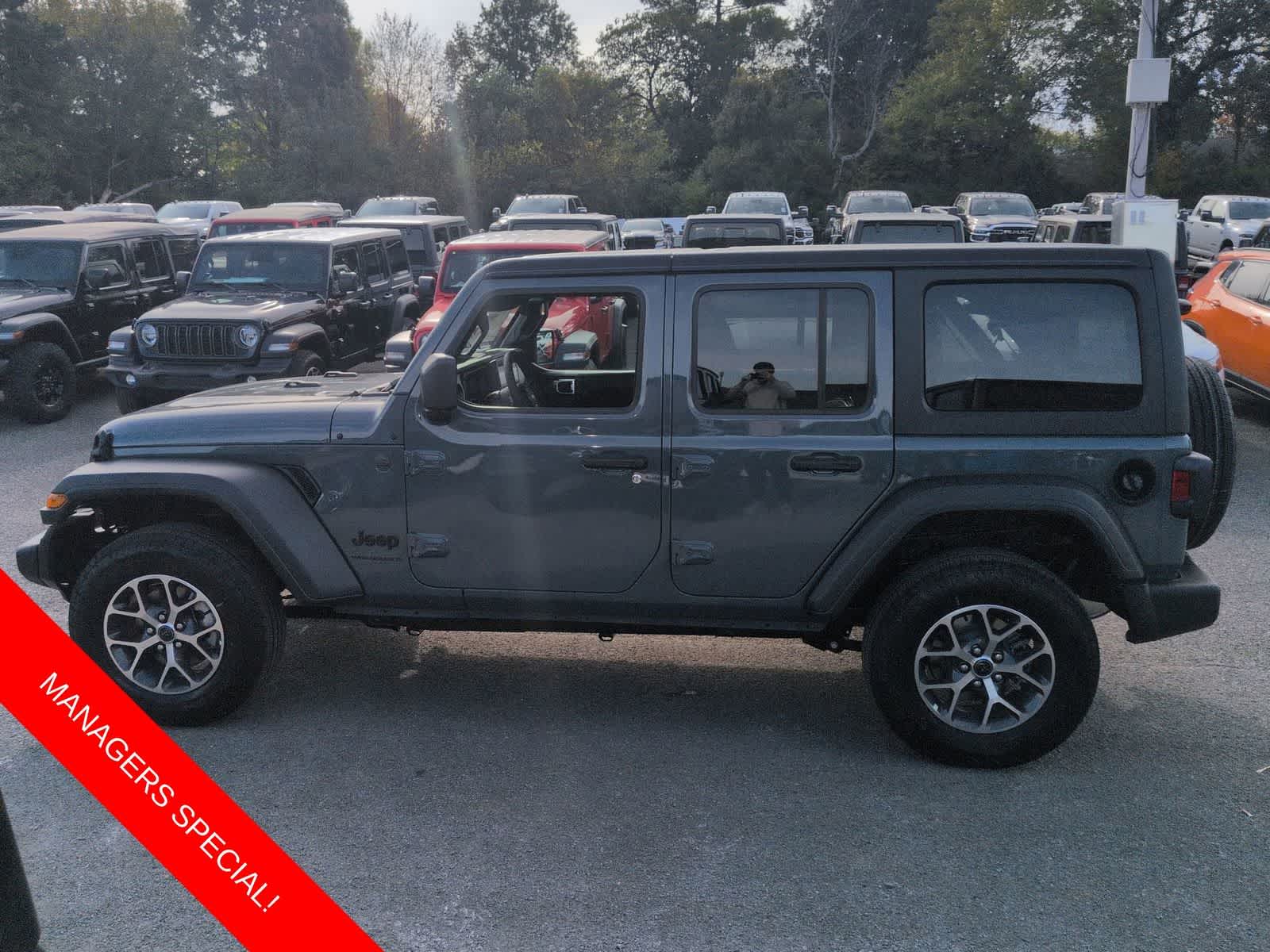 Thumbnail: 2026 Jeep Wrangler - 5