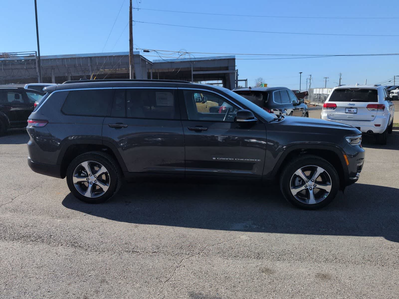 Thumbnail: 2025 Jeep Grand Cherokee L - 9