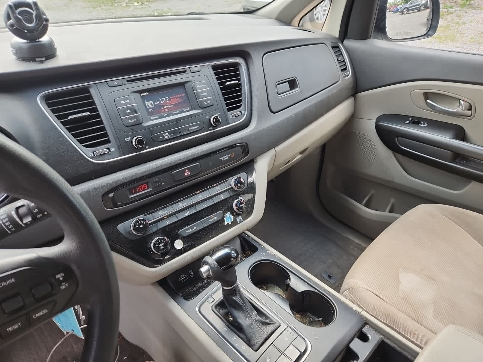 Thumbnail: 2015 Kia Sedona - 10