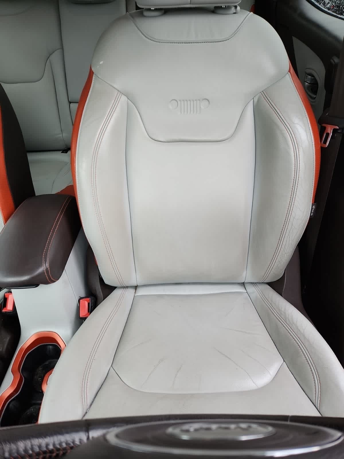 Thumbnail: 2015 Jeep Renegade - 14