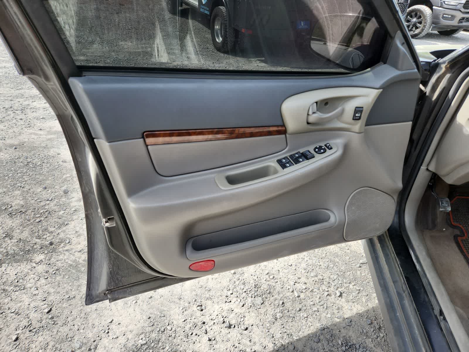 Thumbnail: 2002 Chevrolet Impala - 16