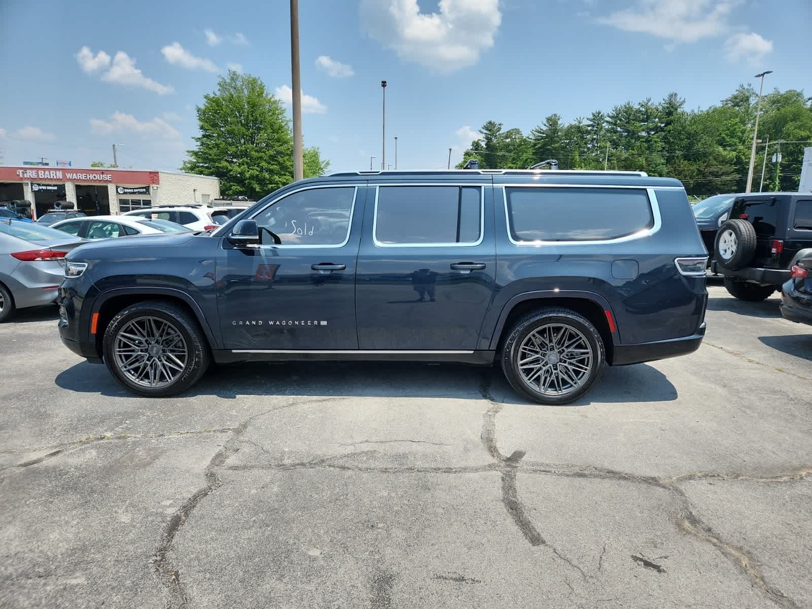 2023 Jeep Grand Wagoneer L Series III 2