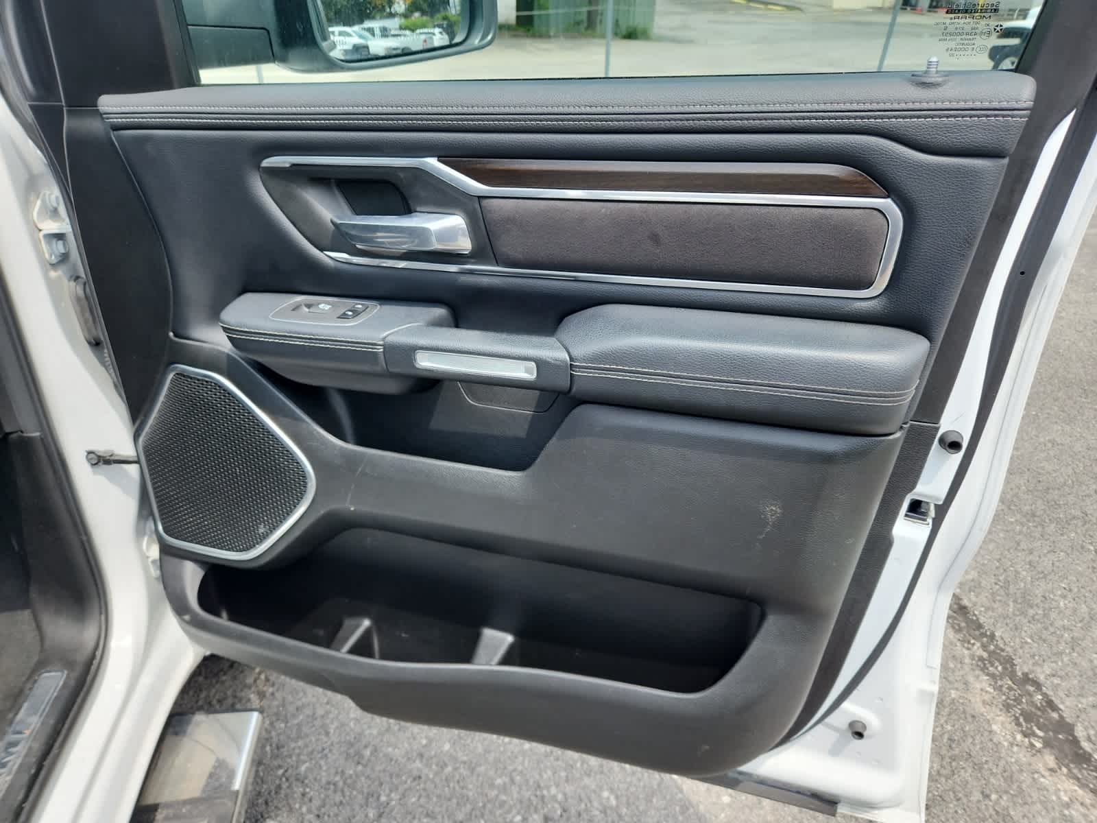 2022 RAM 1500 Laramie 22