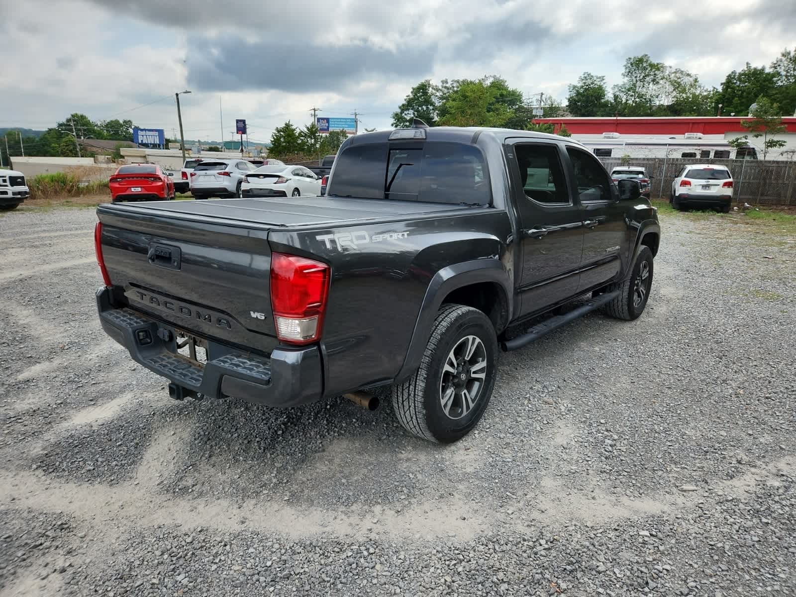 Thumbnail: 2017 Toyota Tacoma - 6
