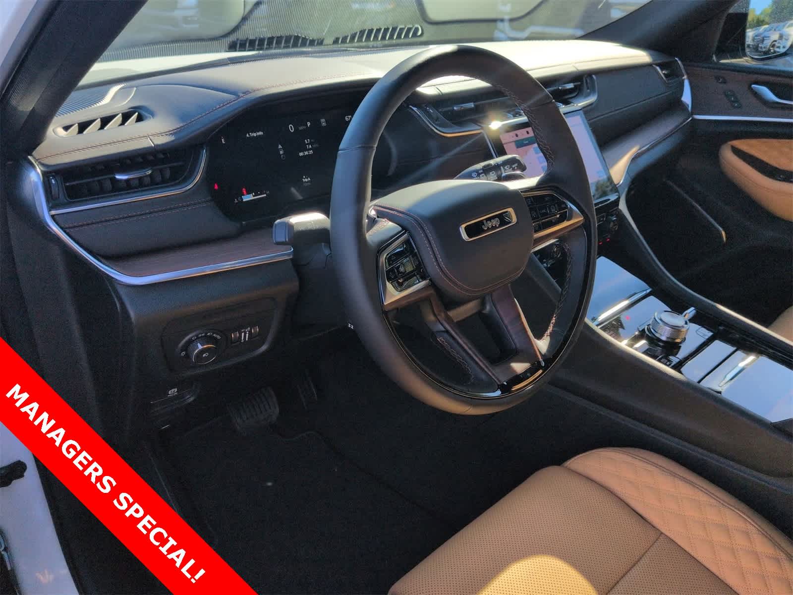 Thumbnail: 2025 Jeep Grand Cherokee - 10