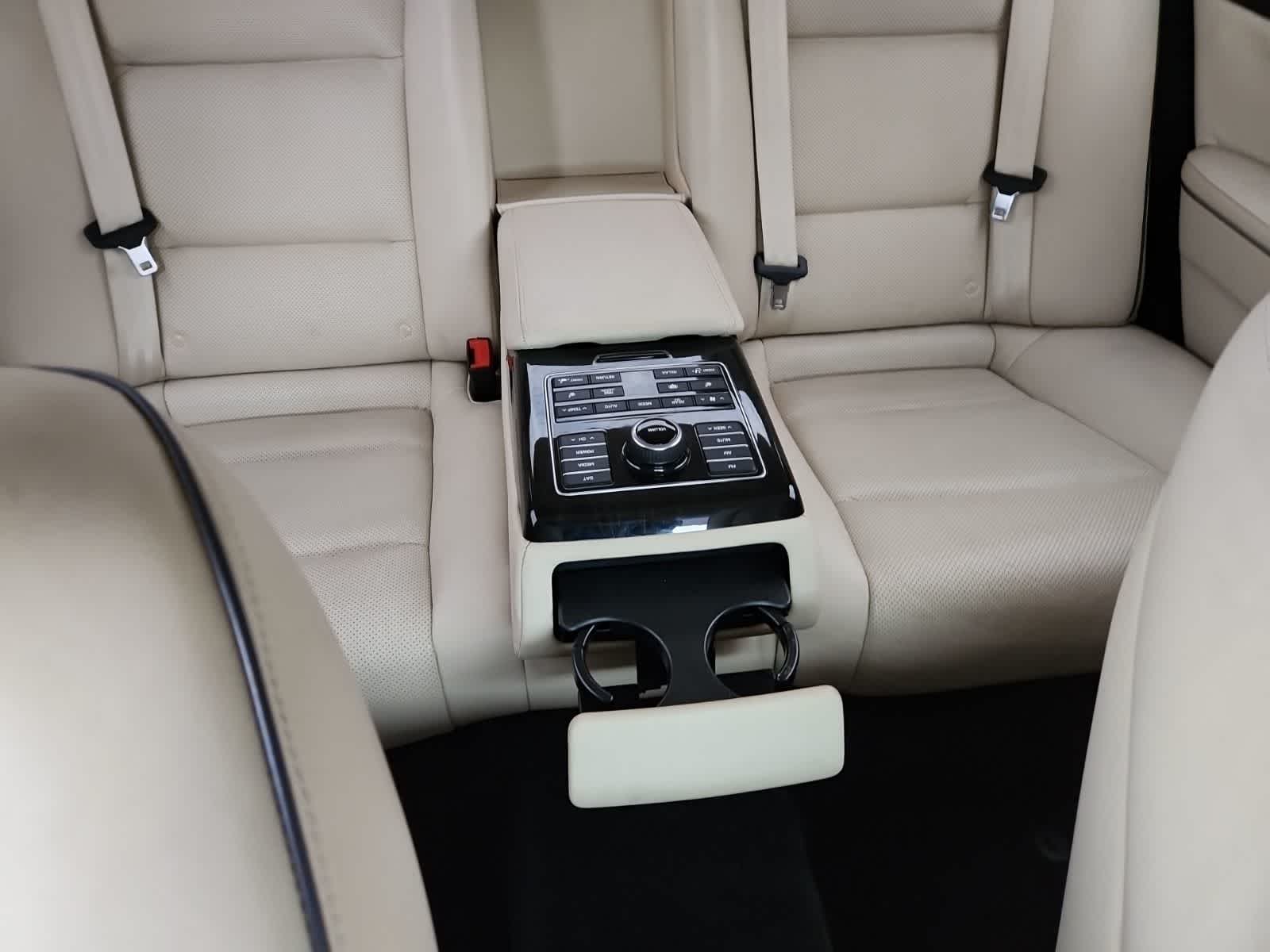 Thumbnail: 2014 Hyundai Equus - 21