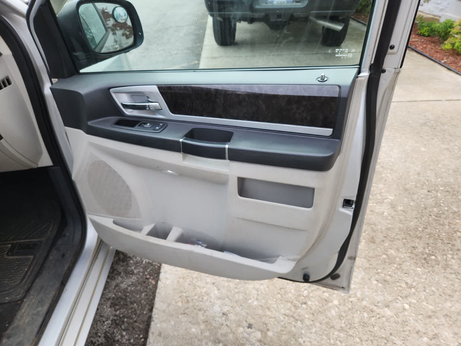 Thumbnail: 2009 Dodge Grand Caravan - 21