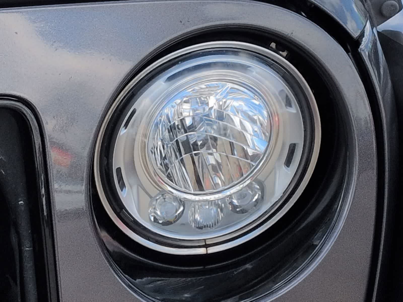 Thumbnail: 2017 Jeep Wrangler - 11