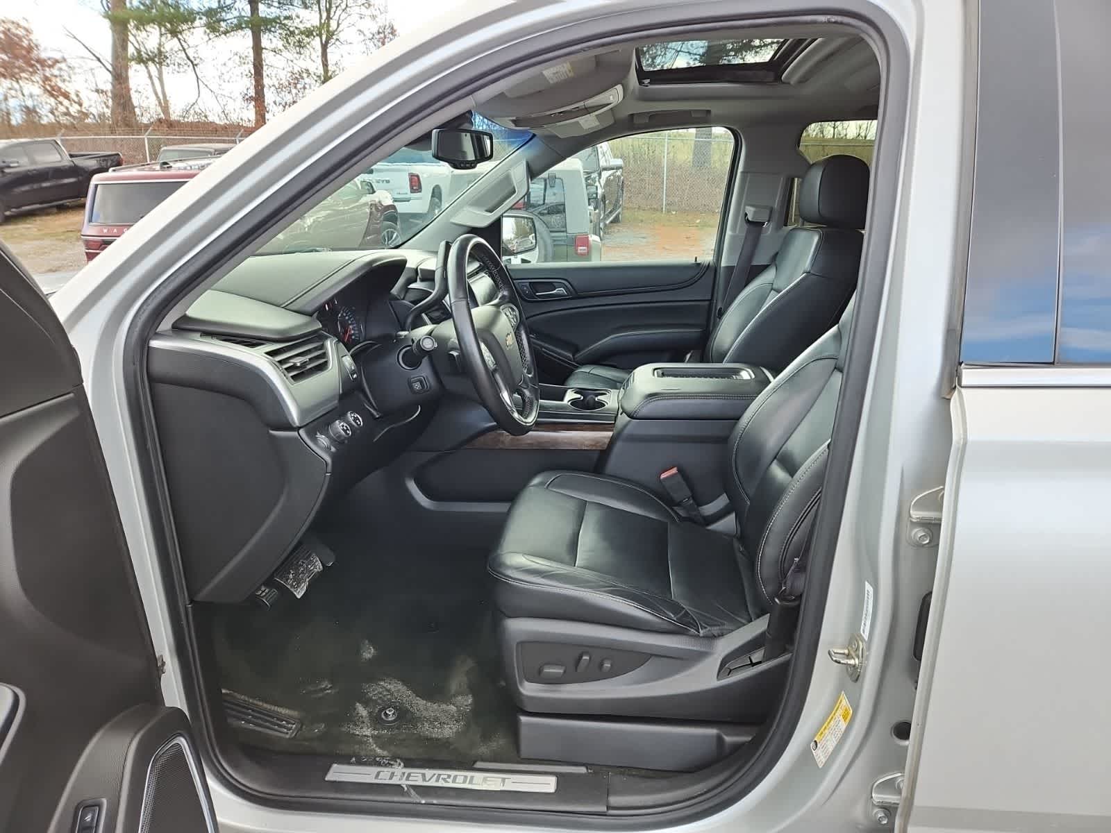 Thumbnail: 2015 Chevrolet Suburban - 15